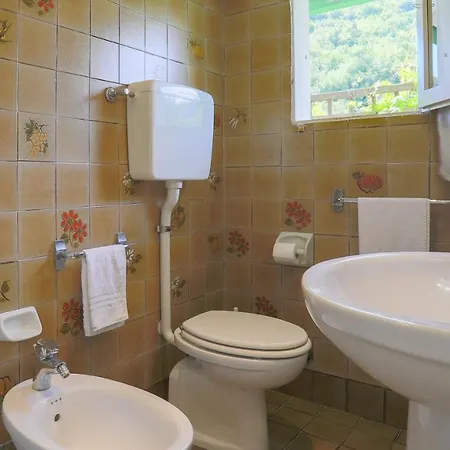 Villa La Dina 12, Emma