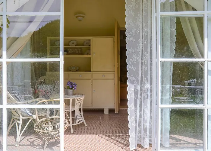 Villa La Dina 10, Emma