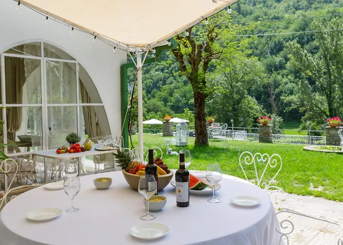 La Dina 10, Emma Villa *