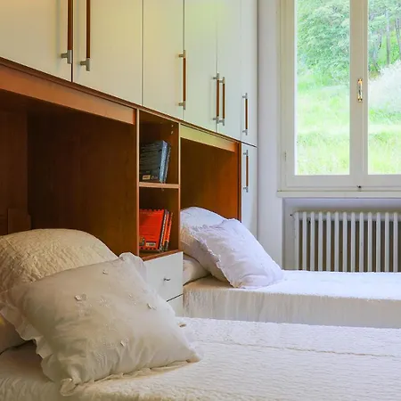 فيلة La Dina 10, Emma