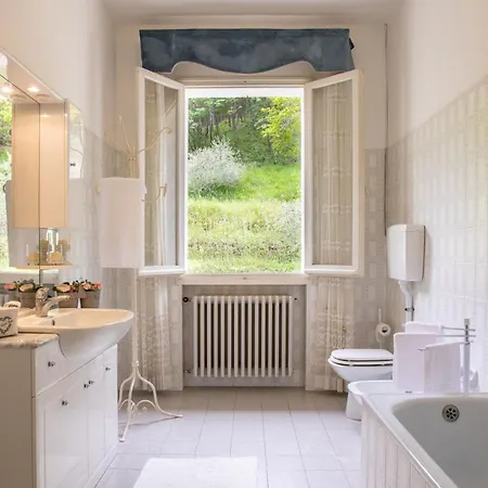 La Dina 10, Emma Villa *