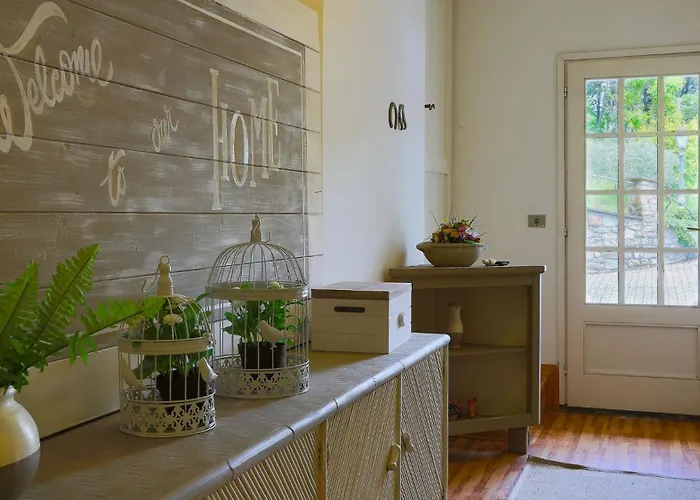 Βίλα La Dina 10, Emma