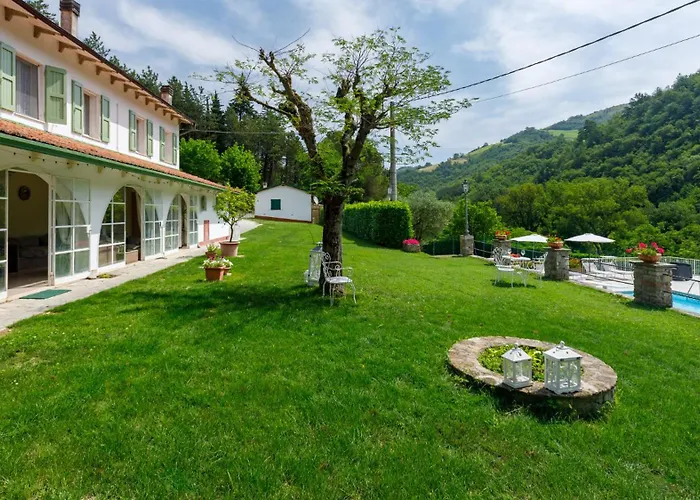 La Dina 10, Emma וילה