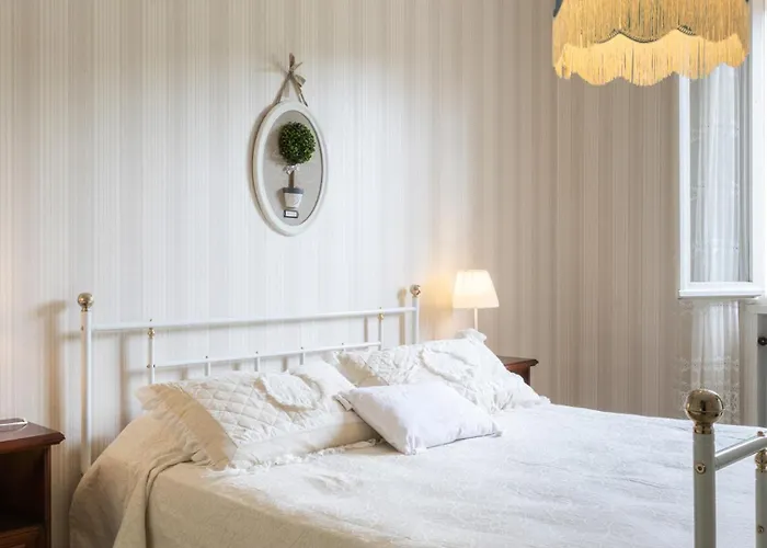 La Dina 10, Emma Βίλα Modigliana