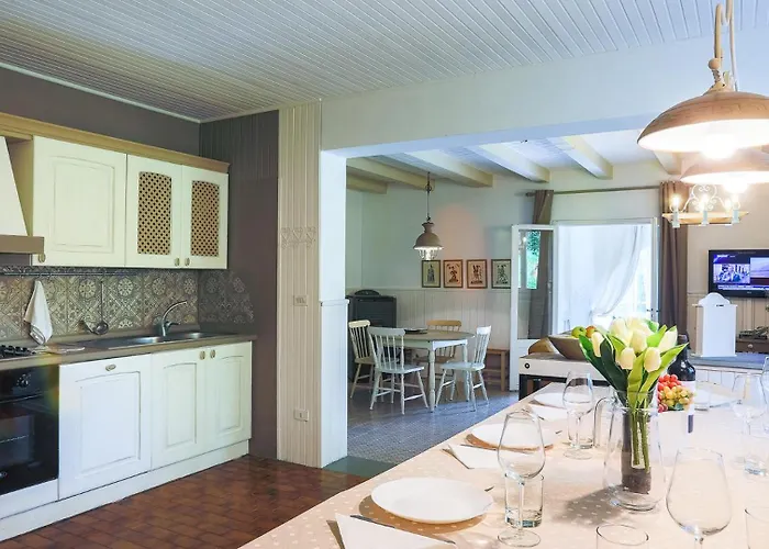 La Dina 10, Emma * Modigliana